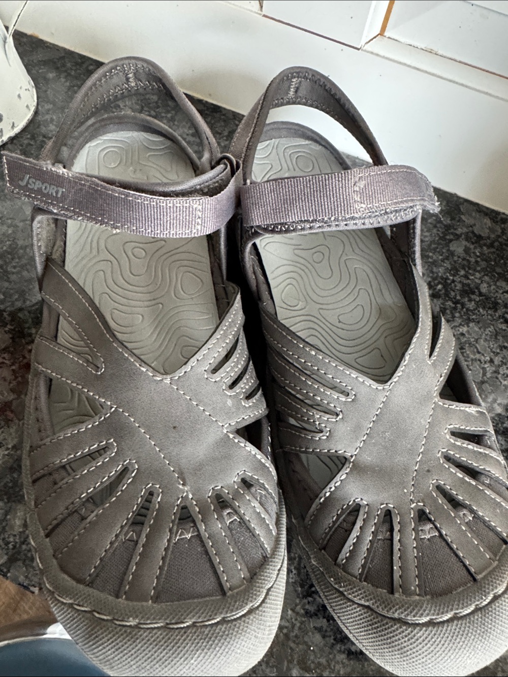 Jambu Women's Gray Strap Sandals